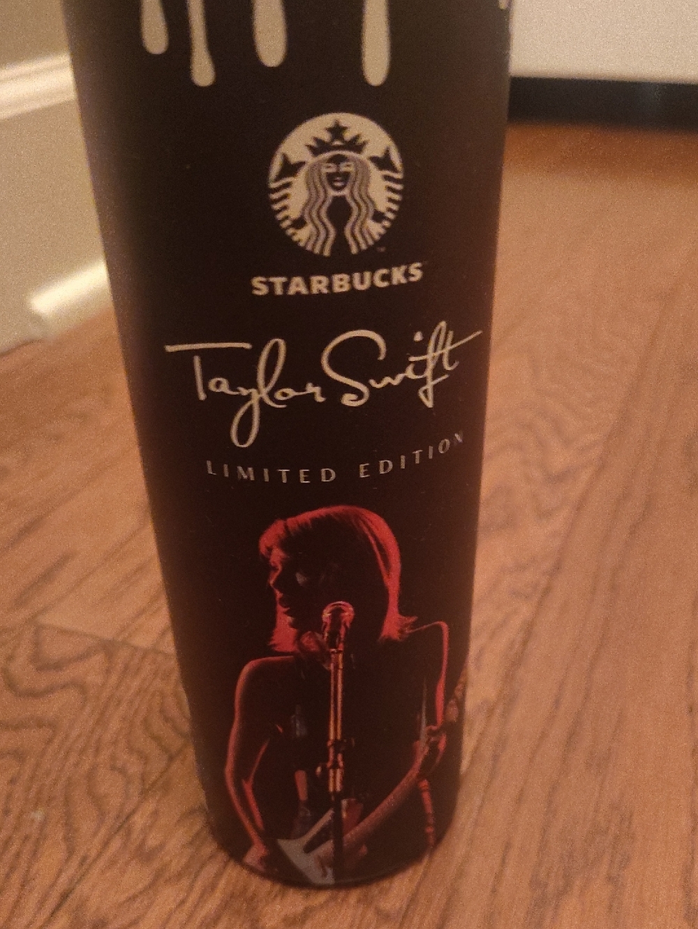 Starbucks x Taylor Swift Limited Edition Black & Red Tumbler - Picture 5 of 8